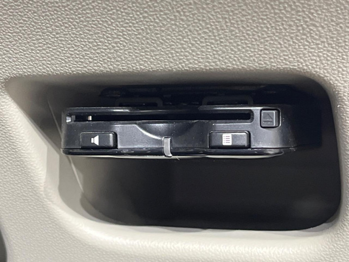 2016 Daihatsu Cast DBA-LA250S (UW-6a26322ed54c1)[18]