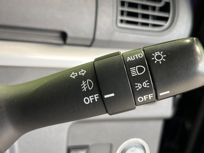 2014 Daihatsu Tanto DBA-LA600S (UW-6a263237e60e8)[16]