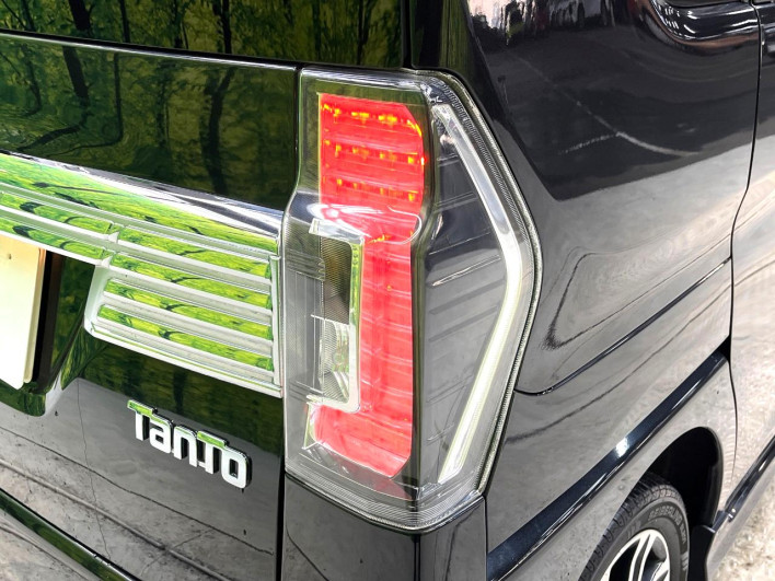 2017 Daihatsu Tanto DBA-LA600S (UW-6a26323a2f6ea)[28]