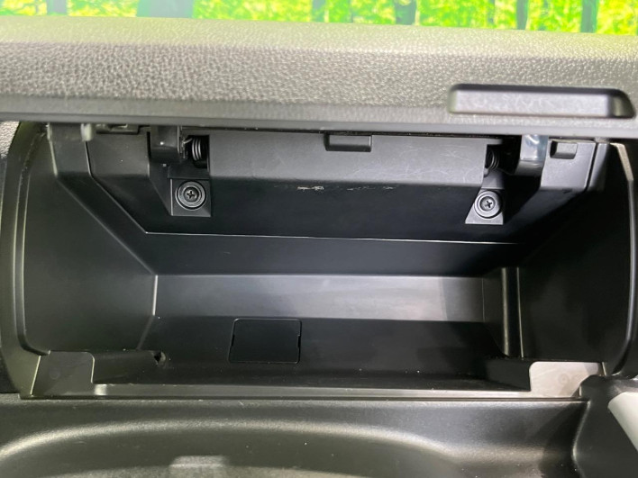 2015 Daihatsu Wake DBA-LA710S (UW-6a26324449146)[16]