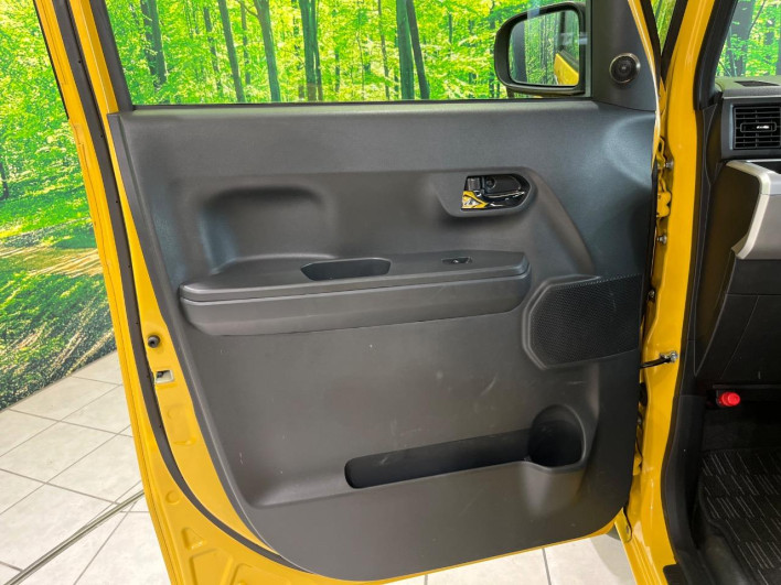 2015 Daihatsu Wake DBA-LA710S (UW-6a26324449146)[25]