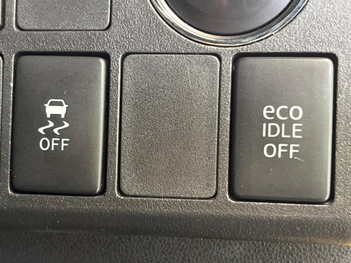 2015 Daihatsu Wake DBA-LA710S (UW-6a26324449146)[19]