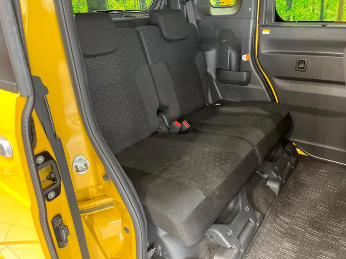 2015 Daihatsu Wake DBA-LA710S (UW-6a26324449146)[27]