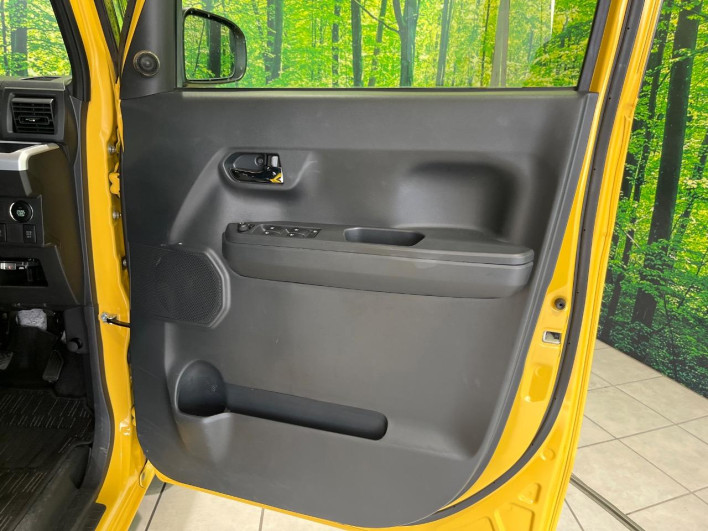 2015 Daihatsu Wake DBA-LA710S (UW-6a26324449146)[23]