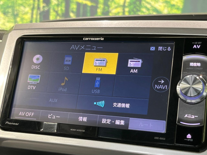 2015 Daihatsu Wake DBA-LA710S (UW-6a26324449146)[9]
