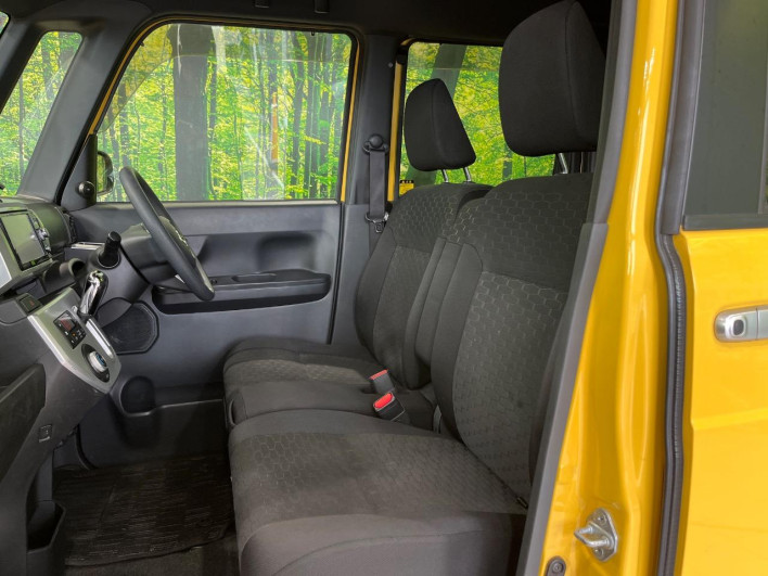 2015 Daihatsu Wake DBA-LA710S (UW-6a26324449146)[29]