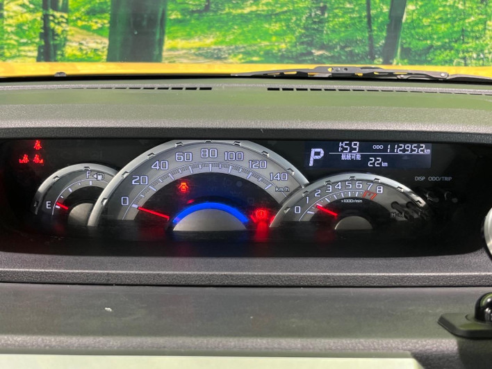 2015 Daihatsu Wake DBA-LA710S (UW-6a26324449146)[10]