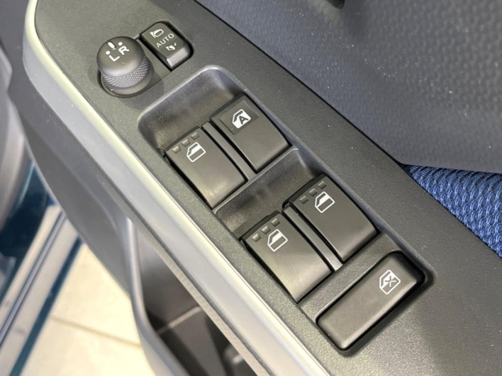 2017 Daihatsu Toll DBA-M910S (UW-6a26325a9b1bd)[27]
