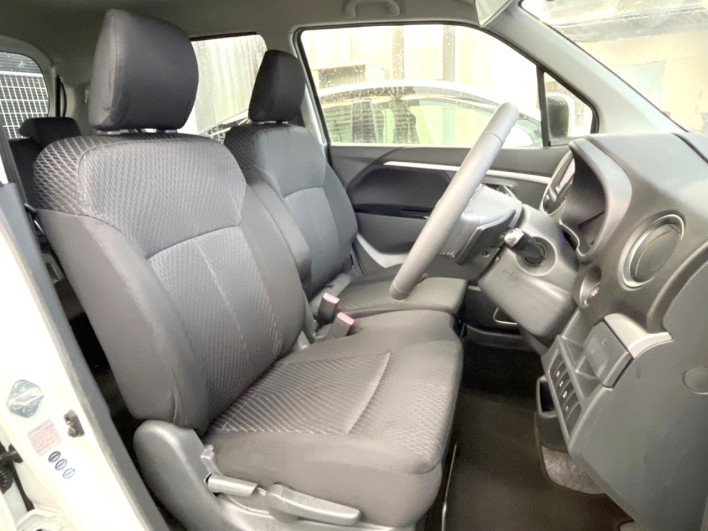2014 Suzuki Wagon R Stingray DBA-MH34S (UW-6a263267da355)[17]