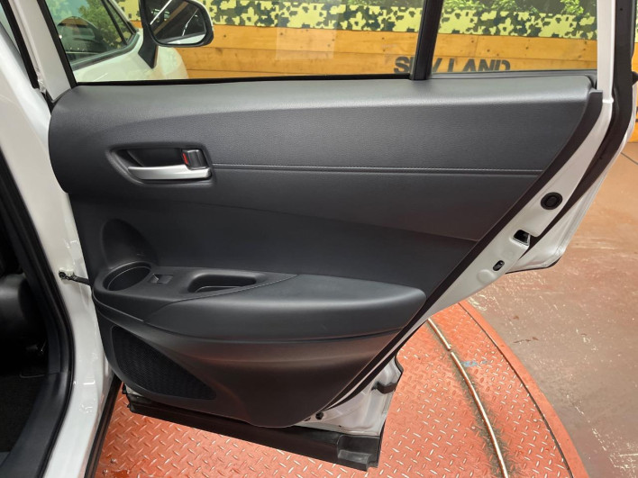2023 Toyota Corolla Cross 4BA-MXGA10 (UW-6a26329220c4a)[18]