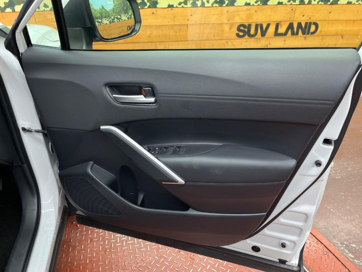 2023 Toyota Corolla Cross 4BA-MXGA10 (UW-6a26329220c4a)[17]