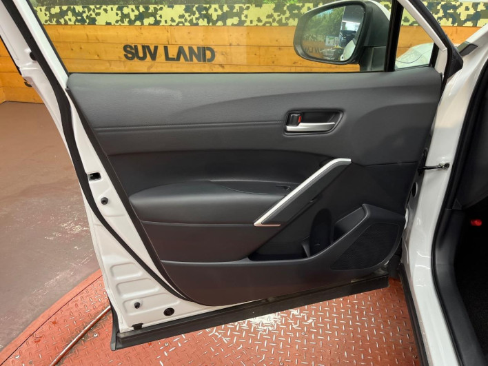 2023 Toyota Corolla Cross 4BA-MXGA10 (UW-6a26329220c4a)[14]