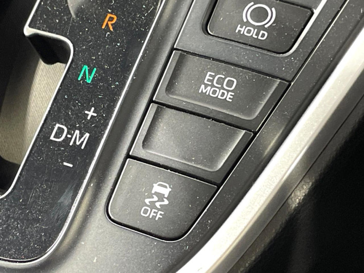 2022 Toyota Voxy 6BA-MZRA90W (UW-6a2632ad9fcd9)[27]