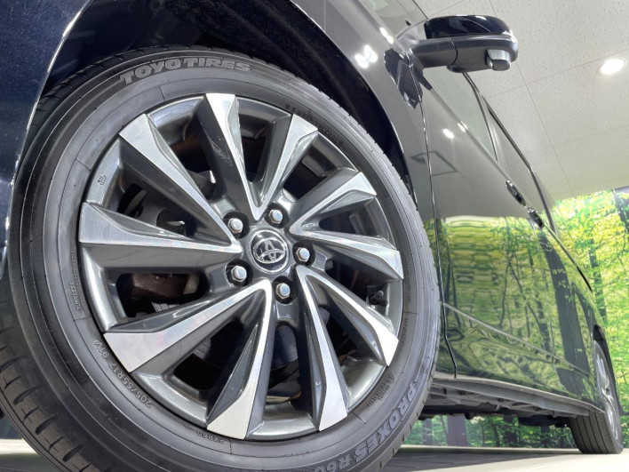 2022 Toyota Voxy 6BA-MZRA90W (UW-6a2632ad9fcd9)[7]
