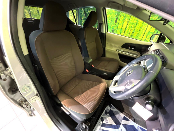2012 Toyota Aqua DAA-NHP10 (UW-6a2632b560d7b)[27]