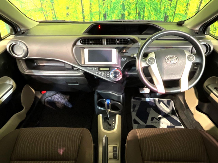 2012 Toyota Aqua DAA-NHP10 (UW-6a2632b560d7b)[4]