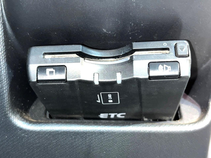 2012 Toyota Aqua DAA-NHP10 (UW-6a2632b560d7b)[11]