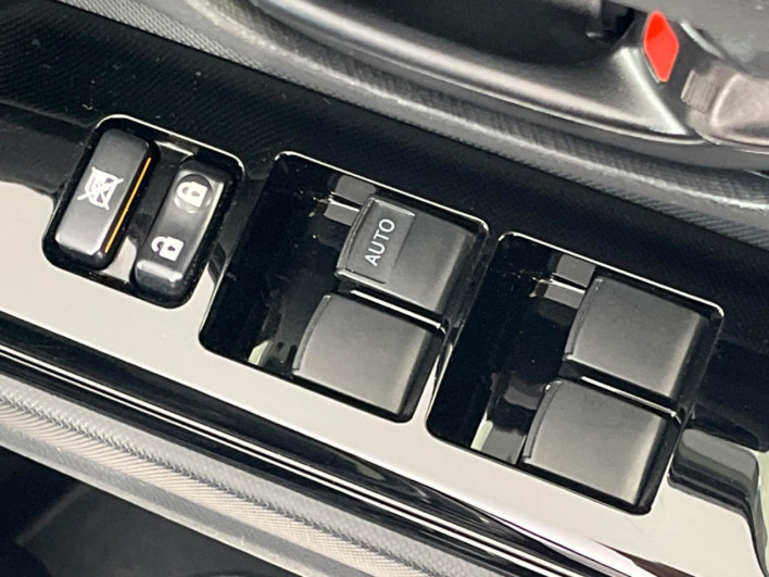 2019 Toyota Aqua DAA-NHP10 (UW-6a2632b73bbde)[27]