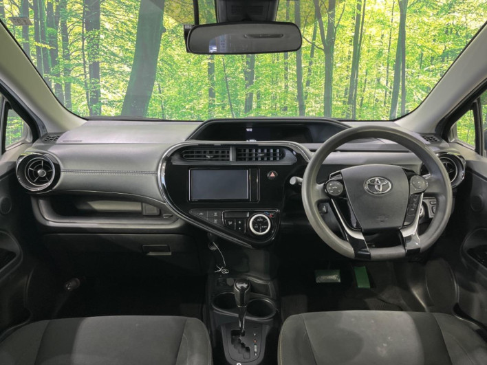 2019 Toyota Aqua DAA-NHP10 (UW-6a2632b73bbde)[29]