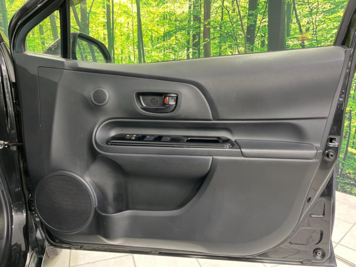 2019 Toyota Aqua DAA-NHP10 (UW-6a2632b73bbde)[26]