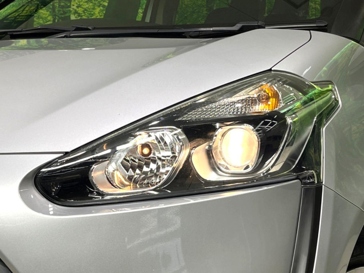 2016 Toyota Sienta DAA-NHP170G (UW-6a2632bbe6460)[17]