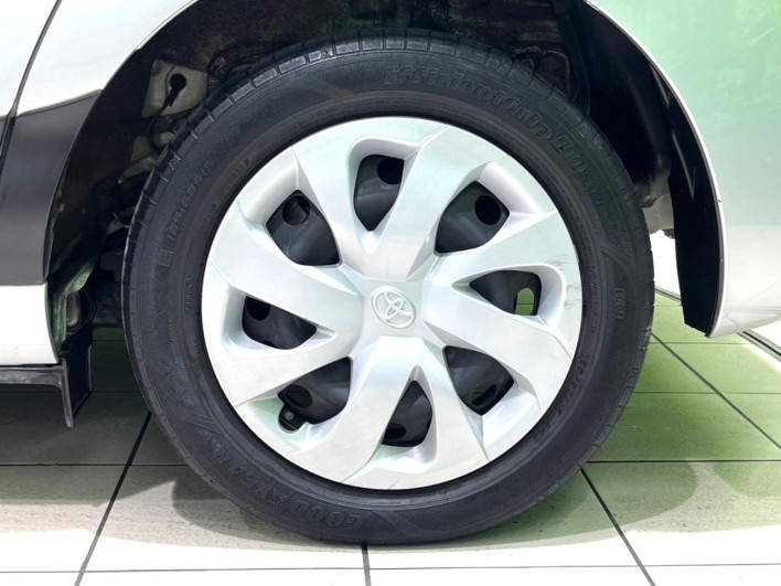 2016 Toyota Sienta DAA-NHP170G (UW-6a2632bbe6460)[21]