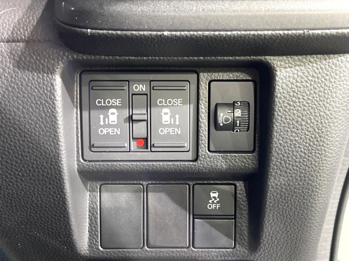 2022 Honda Step Wagon 6AA-RP8 (UW-6a2632c9485d5)[11]