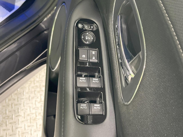2014 Honda VEZEL DAA-RU3 (UW-6a2632cb96318)[21]