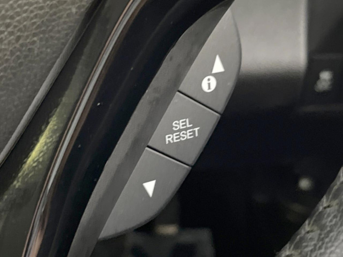2014 Honda VEZEL DAA-RU3 (UW-6a2632cb96318)[28]