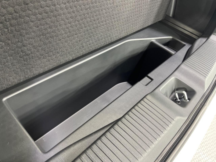 2024 Honda VEZEL 6AA-RV5 (UW-6a2632d3f3f19)[15]