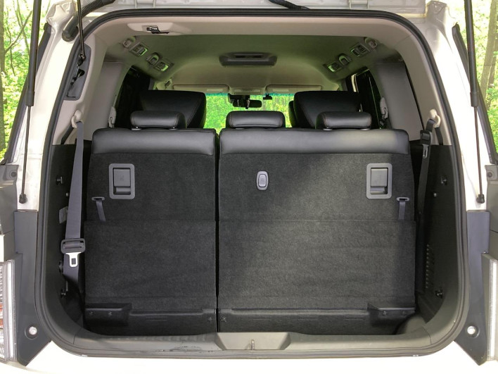 2019 Nissan Elgrand DBA-TE52 (UW-6a2632e5c06f2)[12]