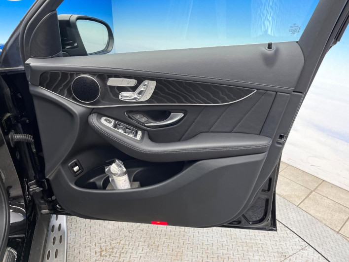 2020 Mercedes Benz GLC 3DA-253915 (UW-6a2632f456659)[29]