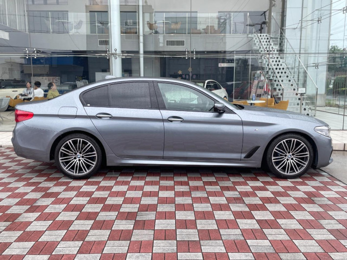 2018 BMW 5 Series DBA-JA20 (UW-6a2632f7a6d0f)[10]