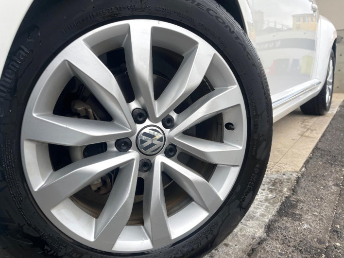 2014 Volkswagen The Beetle DBA-16CBZ (UW-6a2632fd6b34d)[5]