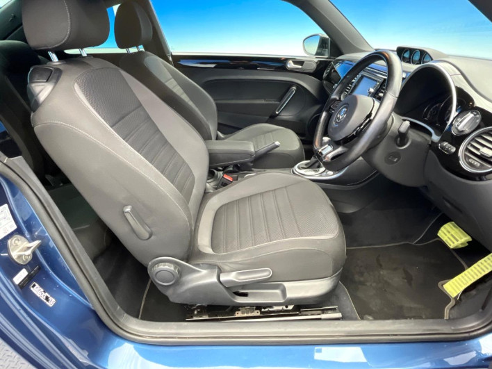2017 Volkswagen The Beetle ABA-16CZD (UW-6a2632fd92e27)[27]