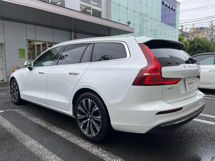 2023 Volvo V60 5AA-ZB420TM (UW-6a26330367d00)[9]