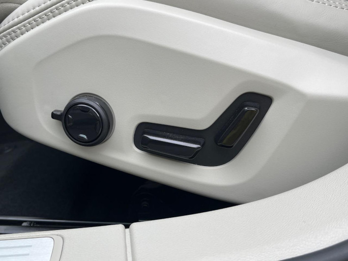 2023 Volvo V60 5AA-ZB420TM (UW-6a26330367d00)[13]