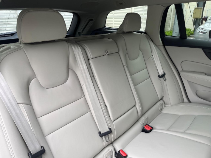 2023 Volvo V60 5AA-ZB420TM (UW-6a26330367d00)[24]