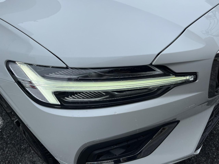 2023 Volvo V60 5AA-ZB420TM (UW-6a26330367d00)[12]