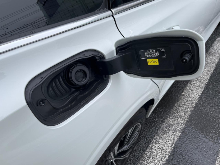 2023 Volvo V60 5AA-ZB420TM (UW-6a26330367d00)[23]