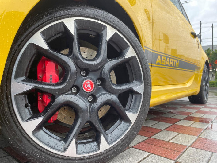 2018 Abartha Abarth 595 ABA-31214T (UW-6a26330764626)[6]