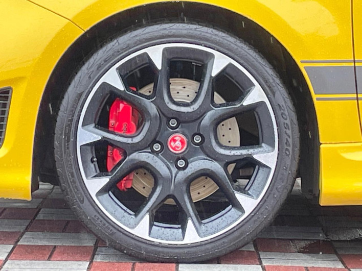 2018 Abartha Abarth 595 ABA-31214T (UW-6a26330764626)[9]