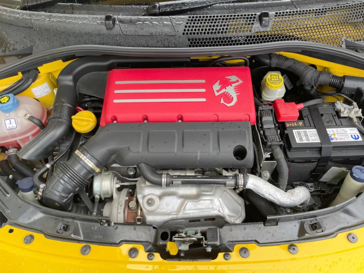 2018 Abartha Abarth 595 ABA-31214T (UW-6a26330764626)[4]
