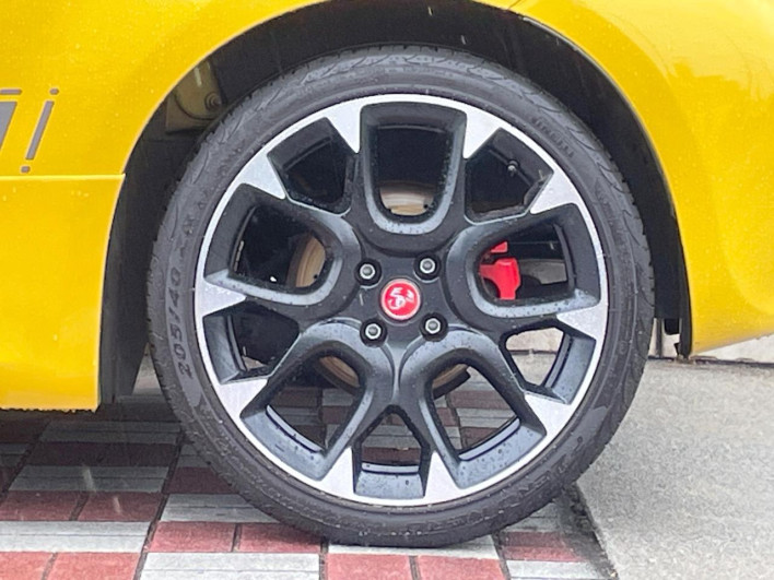 2018 Abartha Abarth 595 ABA-31214T (UW-6a26330764626)[11]