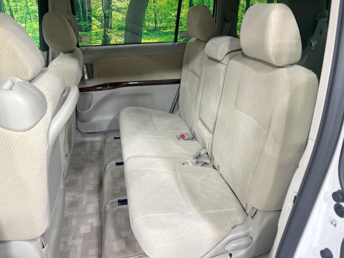 2015 Toyota Isis DBA-ZGM10G (UW-6a26330818d22)[20]