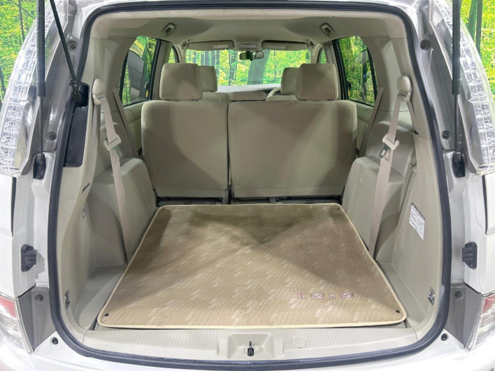 2015 Toyota Isis DBA-ZGM10G (UW-6a26330818d22)[29]