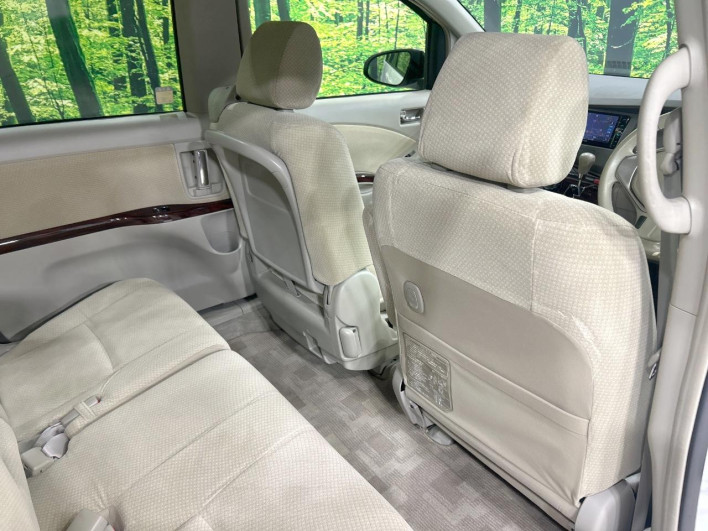 2015 Toyota Isis DBA-ZGM10G (UW-6a26330818d22)[22]