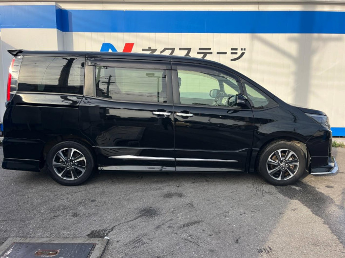 2018 Toyota Noah DBA-ZRR80W (UW-6a26330d7fd4f)[24]