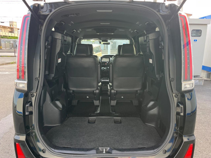 2018 Toyota Noah DBA-ZRR80W (UW-6a26330d7fd4f)[28]
