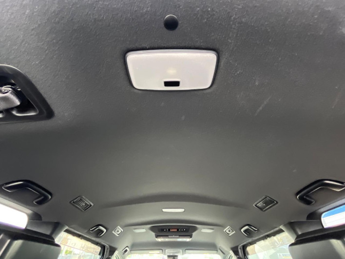 2018 Toyota Noah DBA-ZRR80W (UW-6a26330d7fd4f)[29]